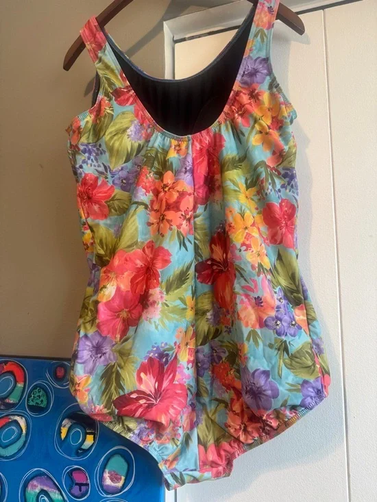 H2O Wear Tropical Hibiscus One Piece Swimsuit - Supportive Plus Size 3X/4X - Picture 7 of 13